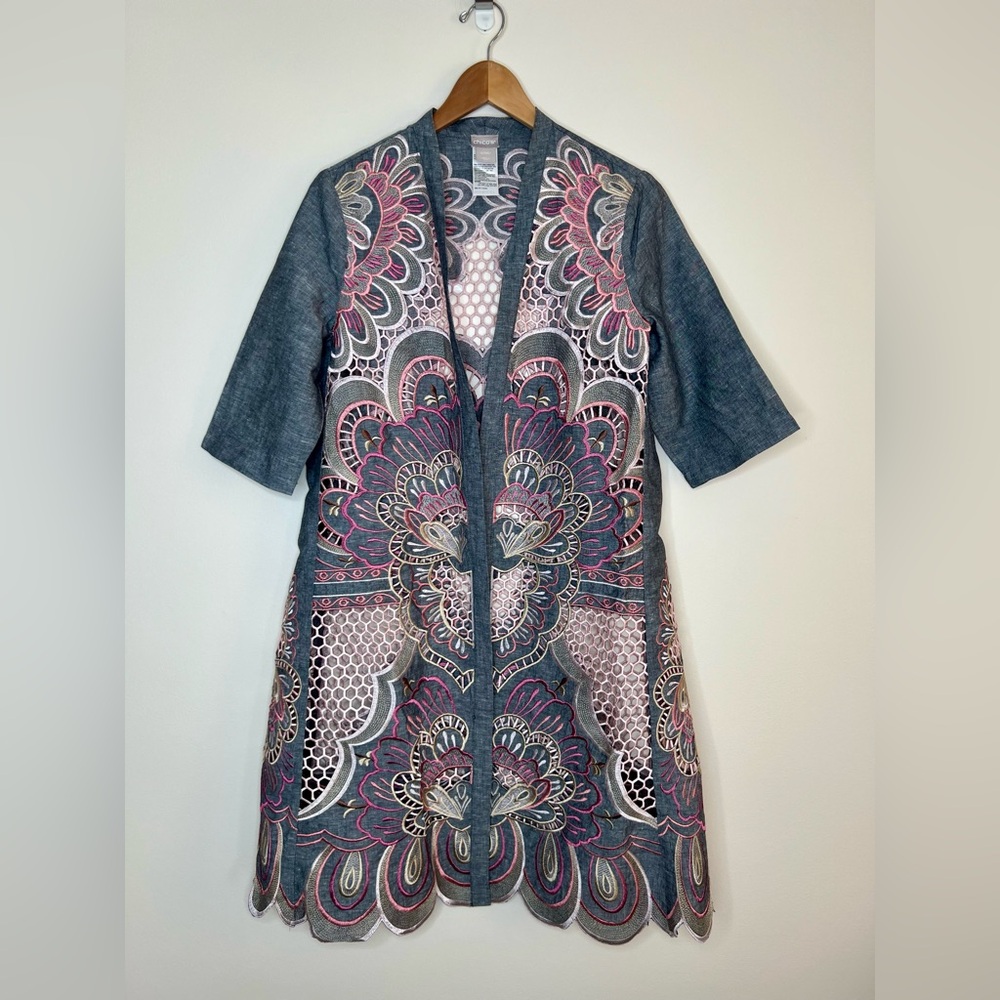 Chico’s Embroidered Scalloped Hem Kimono Duster Jacket Gray Pink Artsy Boho S MP